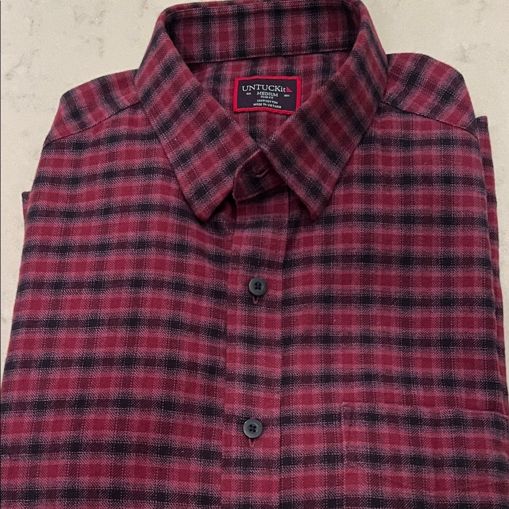NWithout Tags UNTUCKit Men's Burgundy and Black Plaid flannel Shirt